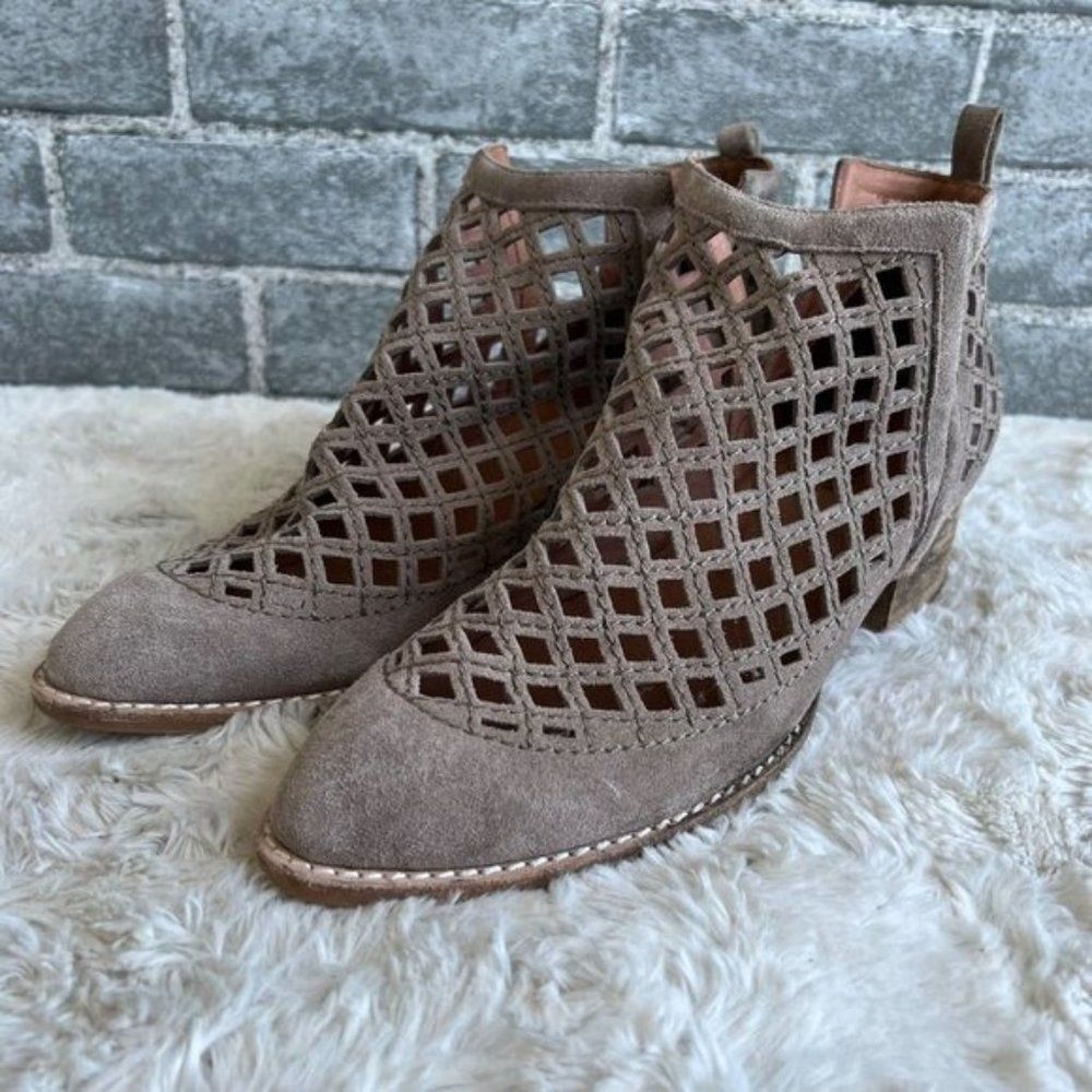 Jeffrey Campbell Women's Tan Taggart Booties Size 9.5